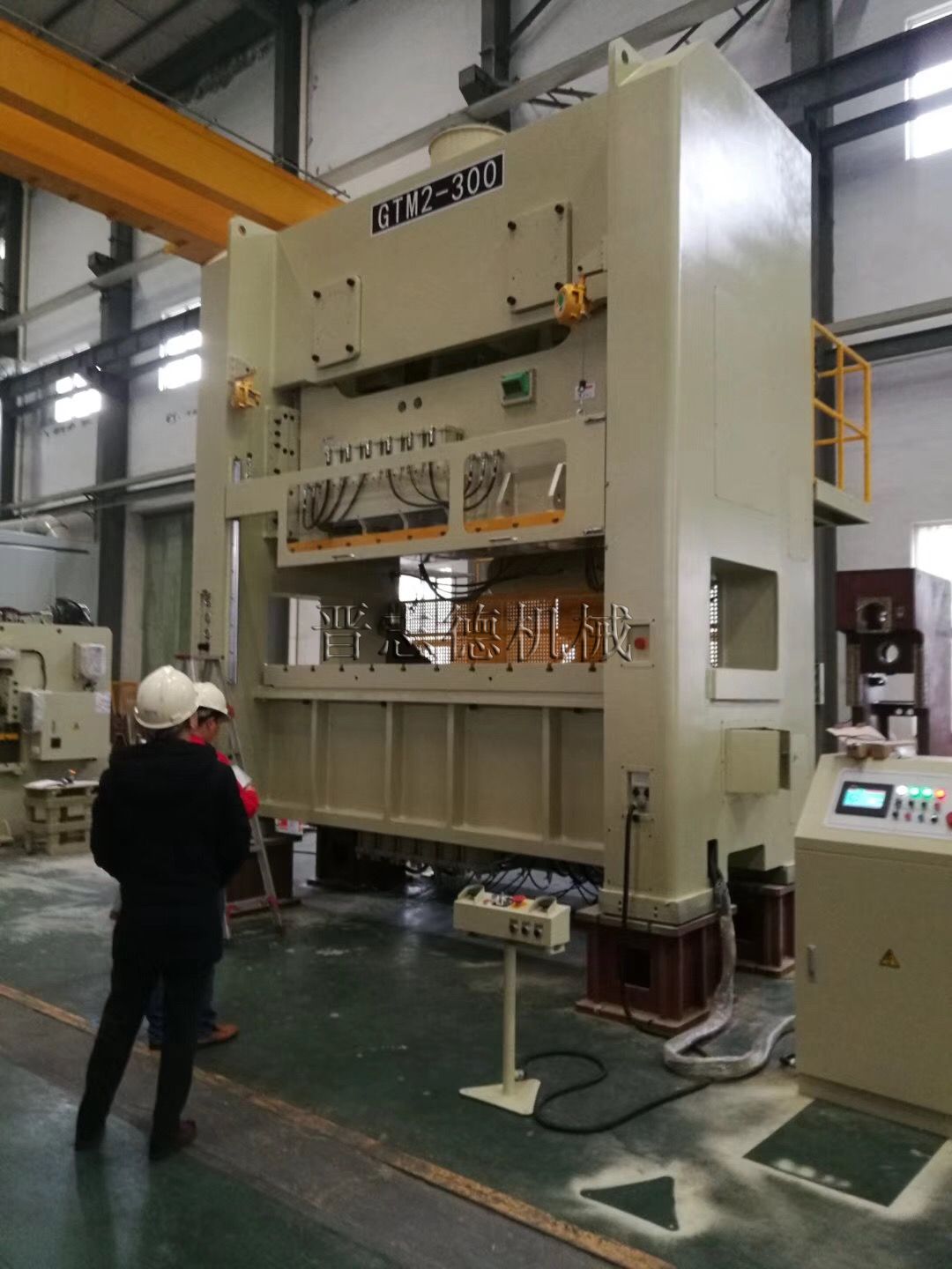 300噸氣動(dòng)精密沖床，300噸精密沖床